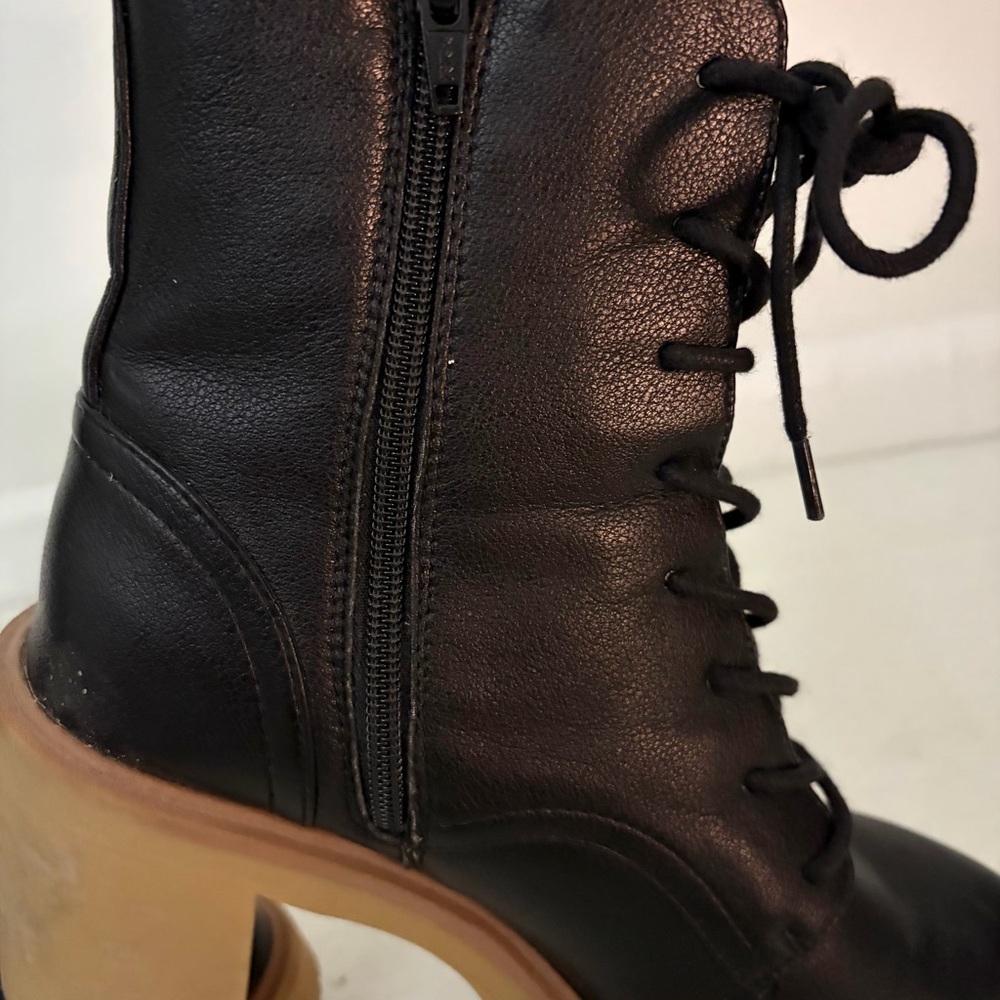 Dolce Vita Black Combat Boots Lug Sole Block Heel Size 8.5 - Picture 6 of 8